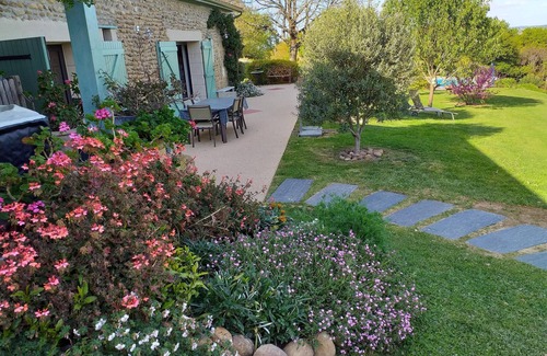 Hagedet House | PROMO 15% A WEEK OLD RENOVATED BARN WITH POOL