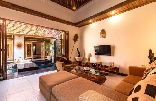 Kerobokan Villa | PROMO DEAL Sweet Unique Hidden Gem 2 BD Villa - CONSTRUCTION NEARBY