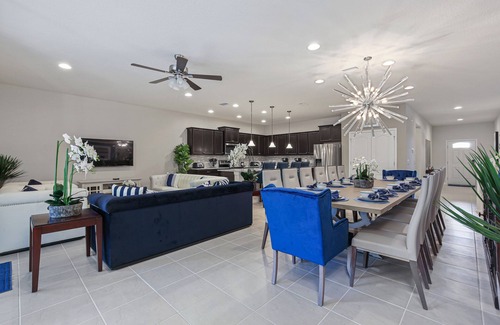 Four Corners House | PROMO Modern 9 BR Villa, Pool/Spa, Resort - by Blue Sky Villas