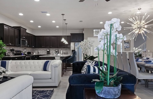 Four Corners House | PROMO Modern 9 BR Villa, Pool/Spa, Resort - by Blue Sky Villas