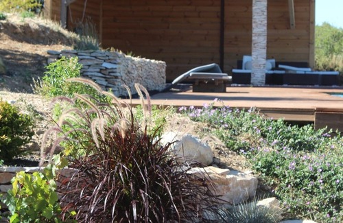 Lirac House | Promotion Dernière Minute! Maison en Bois Avec Piscine en Campagne