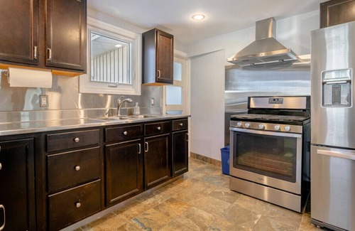 Kingsville Cottage | Prospect Place · Cozy Cottage in Kingsville · Walkable to everything