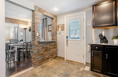 Kingsville Cottage | Prospect Place · Cozy Cottage in Kingsville · Walkable to everything