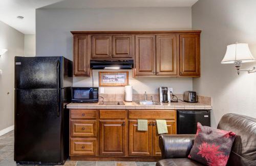 North Park City Apartment | Prospector Lodge 612 by Moose Management