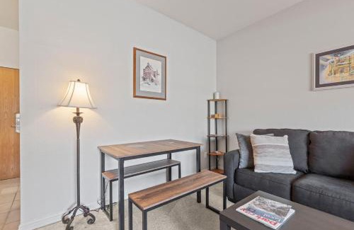 North Park City Apartment | Prospector Lodge 805 by Moose Management