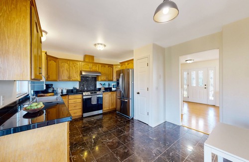 Prosser House | Prosser Paradise | 2-story house near Prosser with large deck, streaming, W/D