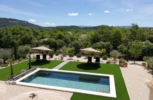 Saint-Saturnin-les-Apt House | Provencal villa in the Luberon park with private pool and electric bikes