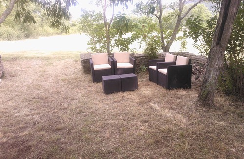 Pompignan House | Provencal farmhouse with swimming pool in a domain of 4 ha in the middle of the village