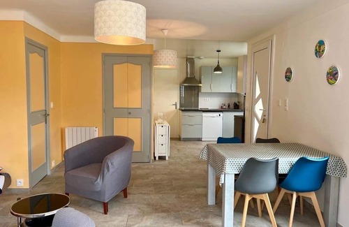 Six-Fours-les-Plages Villa | Provencal villa 1 km from the beaches, close to shops, pets welcome