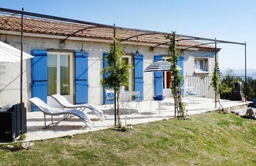 Bedoin House | Provencal holiday home with private garden, Bédoin