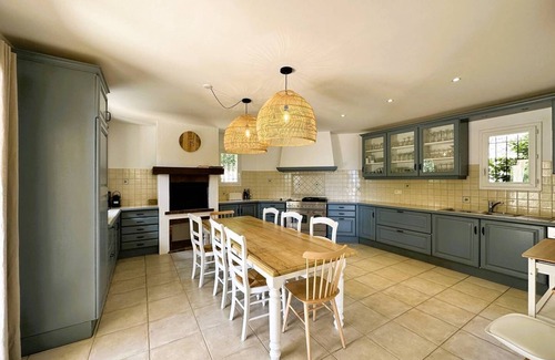 La Londe-les-Maures House | Provençal villa for 10 people with air conditioning and sea view, featuring a private heated.