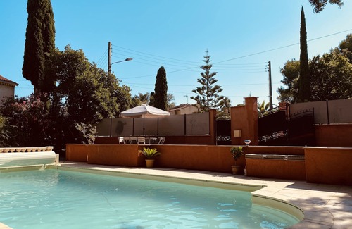 La Londe-les-Maures Villa | Provençal villa lou clappas with privative swimming pool and wooded garden