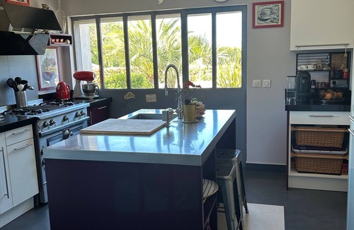 Manosque Villa | Provencal villa for 8 guests, swimming pool, olive grove, in the heart of nature in Manosque.