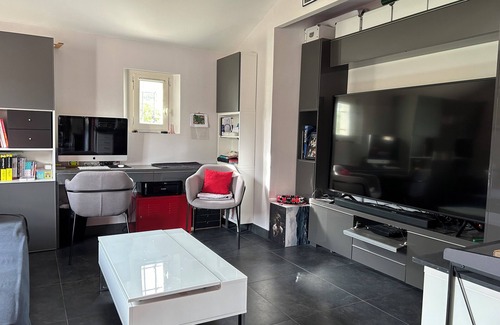 Manosque Villa | Provencal villa for 8 guests, swimming pool, olive grove, in the heart of nature in Manosque.