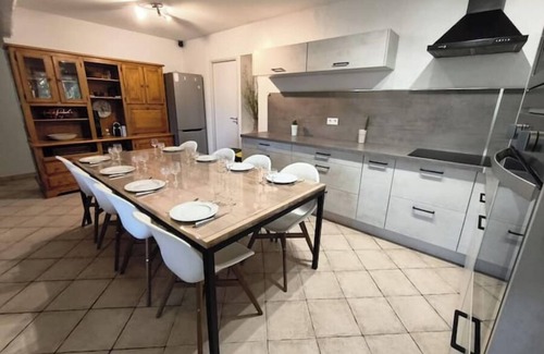 Cabasse Villa | Provençal villa in pinewoods with fireplace, pets welcome