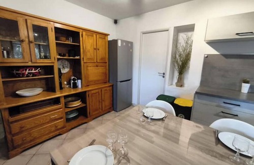 Cabasse Villa | Provençal villa in pinewoods with fireplace, pets welcome