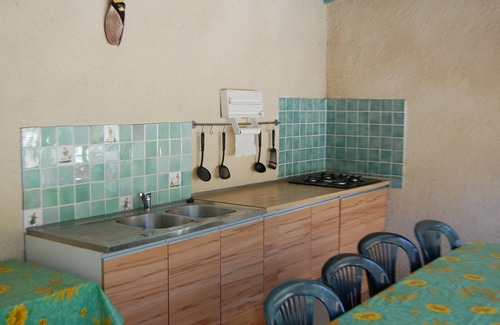Regusse Villa | Provencal villa + stone bungalow with quiet enclosed patio and private pool