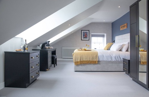 Brixham Hotel | Provident, Maritime Suites - a suite that sleeps 2 guests in 1 bedroom