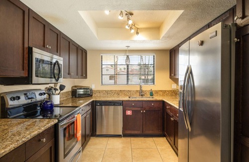 Palm Springs Apartment | PS I love you - Pool & Grill!