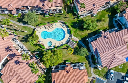 Palm Springs Apartment | PS I love you - Pool & Grill!