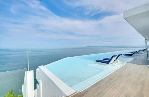 South Shore Hotel Area Apartment | Puerto Vallarta Resort Condo, On-Site Beach Access