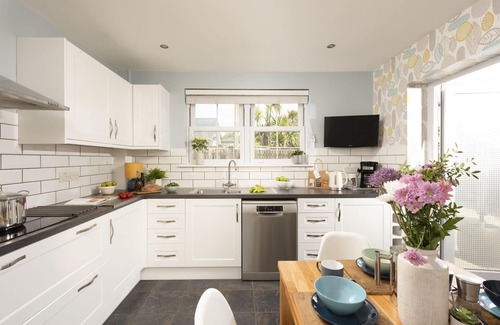 Lelant Cottage | Puffin Way is a spacious and detached four-bedroom holiday home in Cornwall