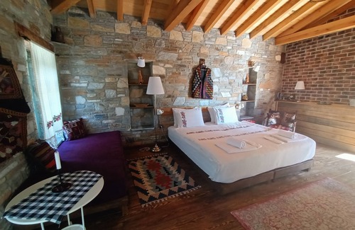 Soke Hotel | Puli Stone Houses