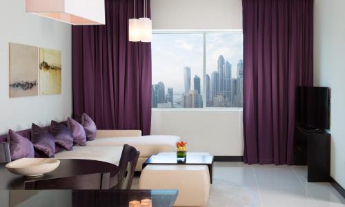 Jumeirah Lake Towers Hotel | Pullman Dubai Jumeirah Lakes Towers