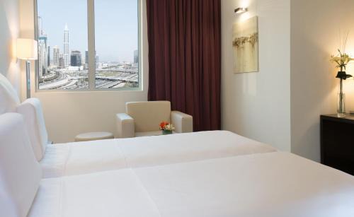 Jumeirah Lake Towers Hotel | Pullman Dubai Jumeirah Lakes Towers