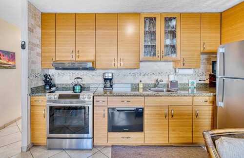 Kihei Condo | Punahoa Beach 201 - Direct Ocean Front, Beautiful Renovation, Split AC, Wi-Fi