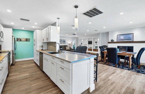 Punta Gorda House | Punta Gorda Isles 3-Bedroom Private Pool Home on Canal with Dock