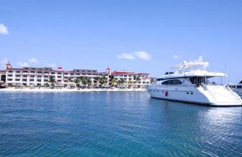 Puerto Juarez Apartment | Punta me Apartment beach front in the hotel & waterpark