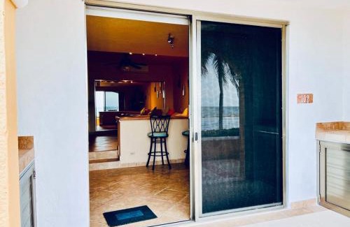 Puerto Juarez Apartment | Punta me Apartment beach front in the hotel & Waterpark