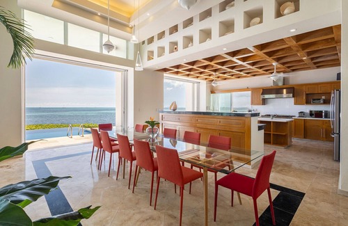 Puerto Juarez Villa | Punta Sam, Spacious 6BR Beachfront Villa in Cancún with Private Pool & Jacuzzi