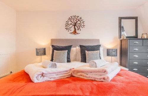 Plymouth Apartment | Pure B - Exceptional views of Tamar & Royal William Yard with Free Parking & Wifi