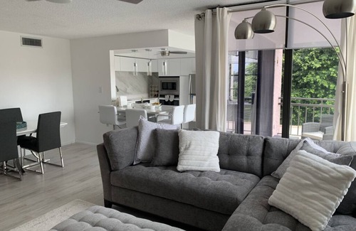 Casa del Mar Condo | Pure Luxury on Isla Del Sol, 90 steps from the Ocean