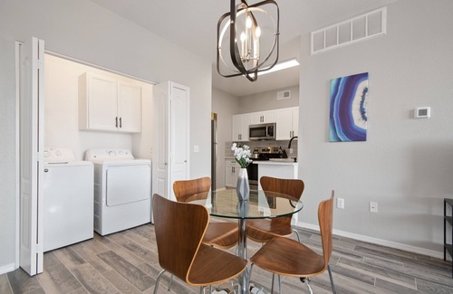 Desert View Village Apartment | Pure Suites Ascent 2 Bed Gym Pool Cabana