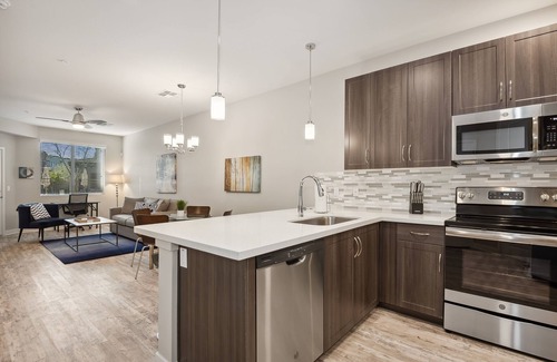 Desert Ridge Apartment | Pure Suites One Bedroom Desert Ridge Gym Pool Pickleball Tennis Golf Simulator