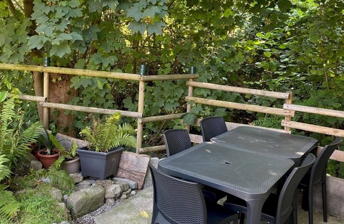 Gaverina Terme Apartment | PURPLE COW appartamento con ruscello