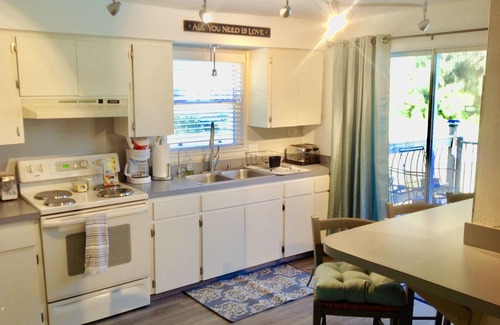 Largo House | Purple Pool House,2/2 & Seahorse Suite,1/1 w/private pool deck, close2 beaches!