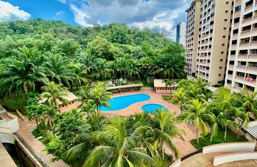 Taman Melati House | Putravilla Condominium Lovely & Spacious with Public Pool