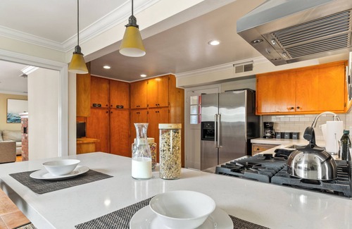 Point Loma Heights House | Putting Green, Firepit + Game Room & Outdoor Dining Near Beaches | Zola Street