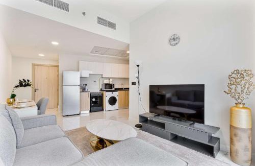 Jebel Ali Apartment | PVH - Modern 1BR Near Metro - Alexis Tower