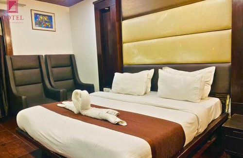 Prashant Vihar Hotel | Qotel Express Sandberry Prashant Vihar