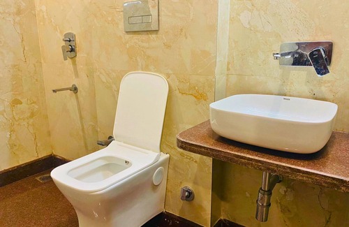 Prashant Vihar Hotel | Qotel Hotel Pitampura