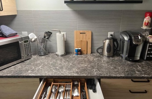 Saanich West Apartment | Quaint 1 Bedroom Suite, Victoria, BC
