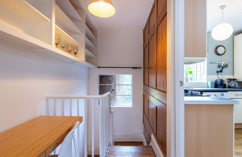 Hackney Apartment | Quaint 1BD Victorian Flat in Iconic Neighbourhood