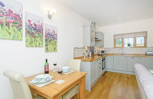 Axminster Cottage | Quaint and cosy cottage, perfect for a romantic escape.