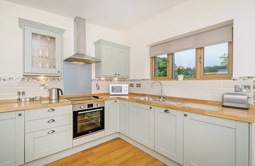 Axminster Cottage | Quaint and cosy cottage, perfect for a romantic escape.