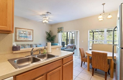 Kissimmee House | Quaint and Serene townhouse in Coral Cay resort subdivision